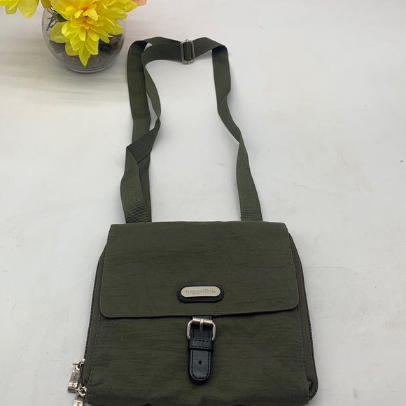 Baggallini Handbags - Baggalini Dark Green Nylon Lightweight Travel Bag with built in wallet MCB3617
